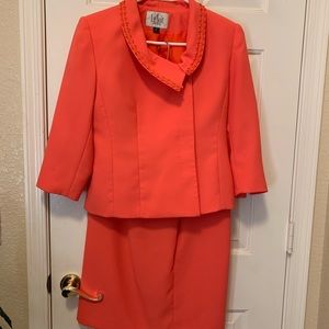LeSuit Petite 4P. Coral ladies suit jacket & skirt